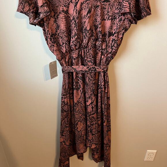 The Vanity Room NEW V Neck Hanky Hem Dress in Python Print Size Medium - Picture 8 of 11